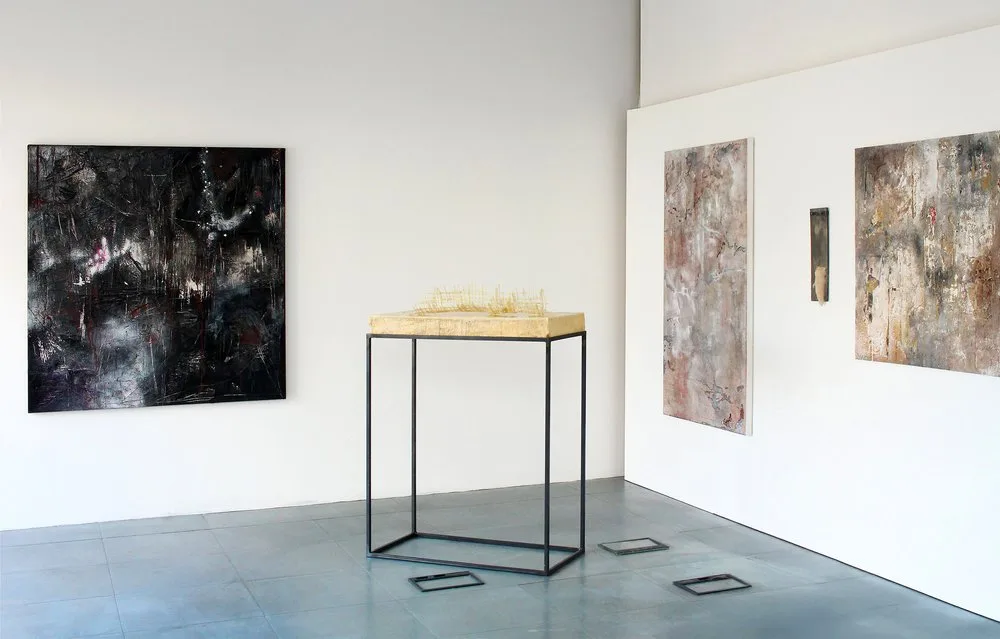 Installation view of the Bending Time exhibition